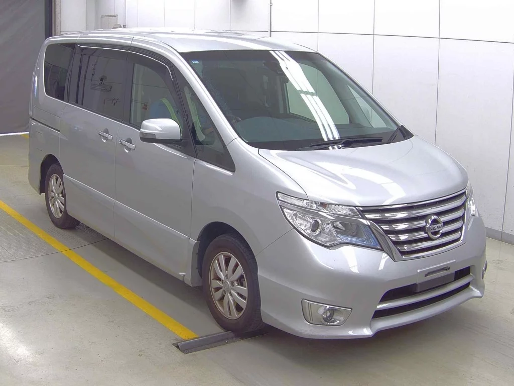 Nissan Serena 2015