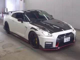 NISSAN GT-R