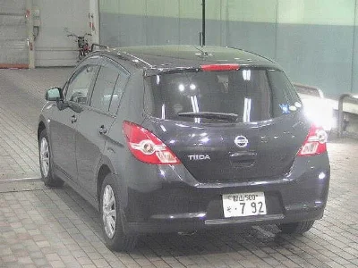 NISSAN TIIDA