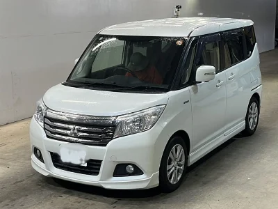 MITSUBISHI DELICA D2