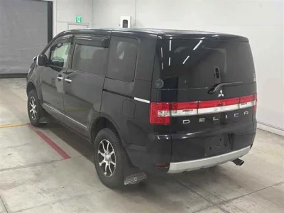 MITSUBISHI DELICA D5