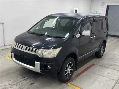 MITSUBISHI DELICA D5