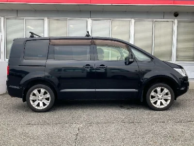 MITSUBISHI DELICA D5