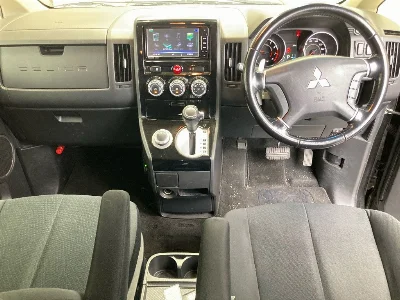 MITSUBISHI DELICA D5