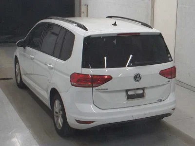 VOLKSWAGEN GOLF TOURAN