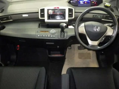 HONDA FREED SPIKE