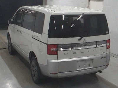 MITSUBISHI DELICA D5