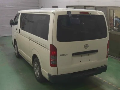 TOYOTA HIACE VAN