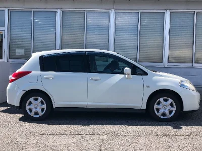 NISSAN TIIDA