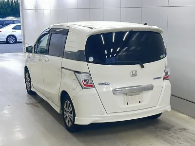 HONDA FREED SPIKE