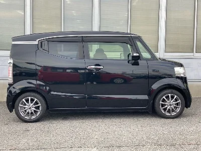 HONDA N BOX SLASH