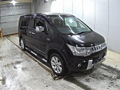MITSUBISHI DELICA D5