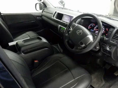TOYOTA HIACE