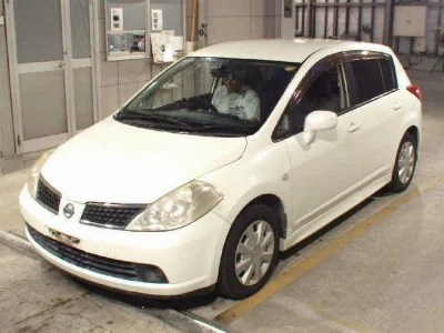NISSAN TIIDA