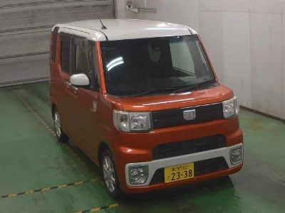 DAIHATSU WAKE
