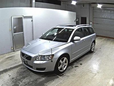 VOLVO V50