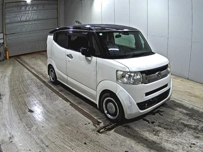 HONDA N BOX SLASH