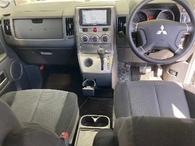 MITSUBISHI DELICA D5