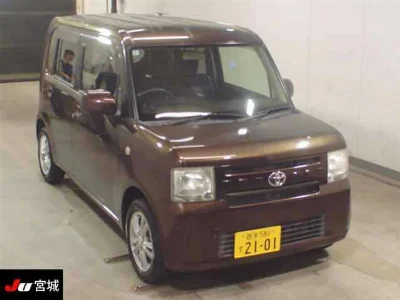 TOYOTA PIXIS SPACE