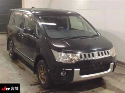 MITSUBISHI DELICA D5