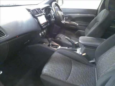 MITSUBISHI RVR