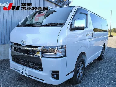 TOYOTA HIACE VAN