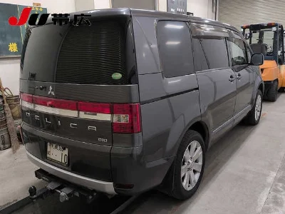 MITSUBISHI DELICA D5
