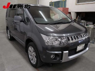MITSUBISHI DELICA D5