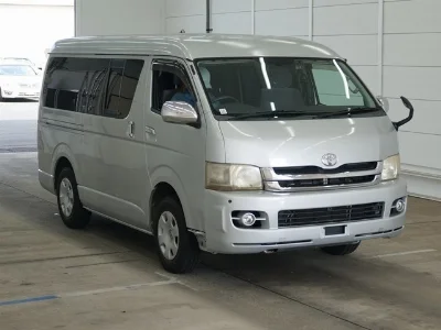 TOYOTA HIACE