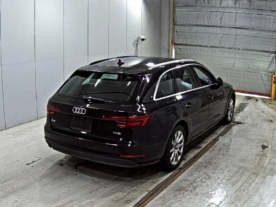 AUDI A4 AVANTE