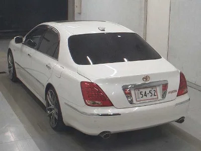 TOYOTA CROWN MAJESTA
