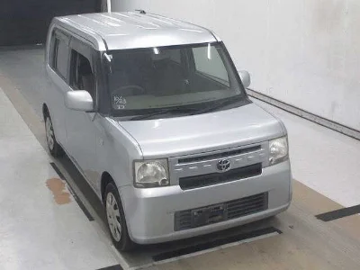 TOYOTA PIXIS SPACE