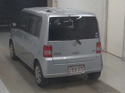 TOYOTA PIXIS SPACE