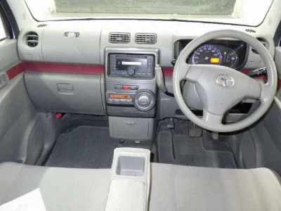 TOYOTA PIXIS SPACE
