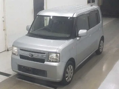 TOYOTA PIXIS SPACE