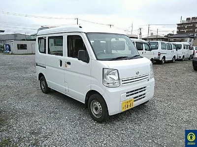 NISSAN CLIPPER VAN