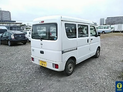 NISSAN CLIPPER VAN