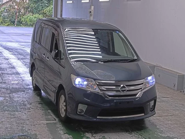 Nissan Serena 2012