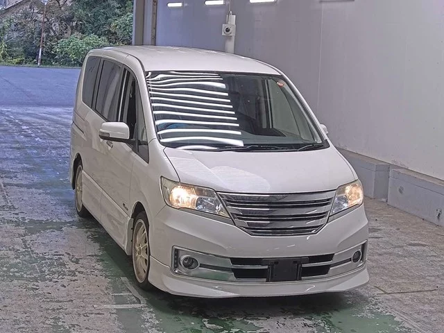 Nissan Serena 2012