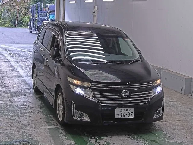 Nissan Elgrand 2010