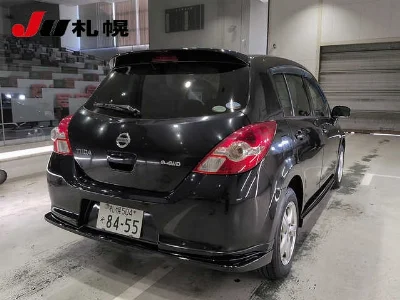 NISSAN TIIDA