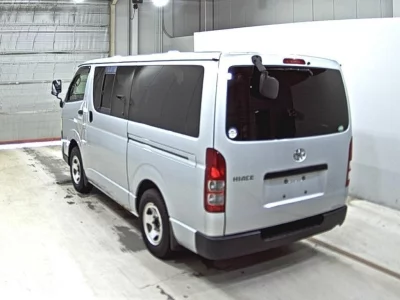 TOYOTA HIACE VAN