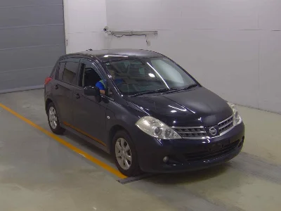 NISSAN TIIDA