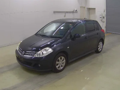 NISSAN TIIDA