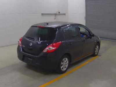 NISSAN TIIDA