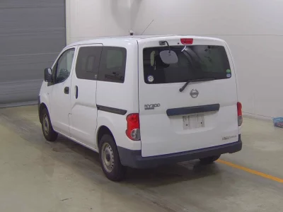 NISSAN NV200