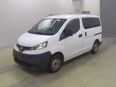NISSAN NV200