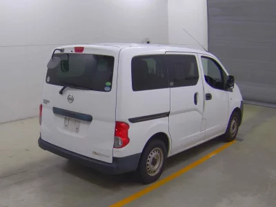 NISSAN NV200