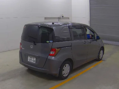 HONDA FREED SPIKE
