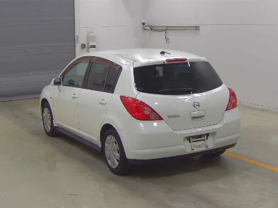 NISSAN TIIDA